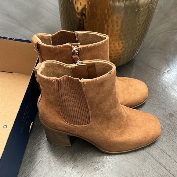 Dr. Scholl's Heeled Chelsea Boots - Ride Away - Picture 5 of 13